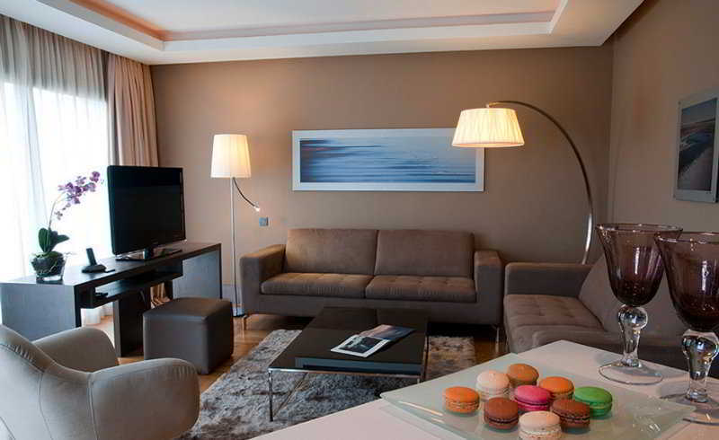 Gray Boutique Hotel Casablanca Luaran gambar A living room in a hotel suite